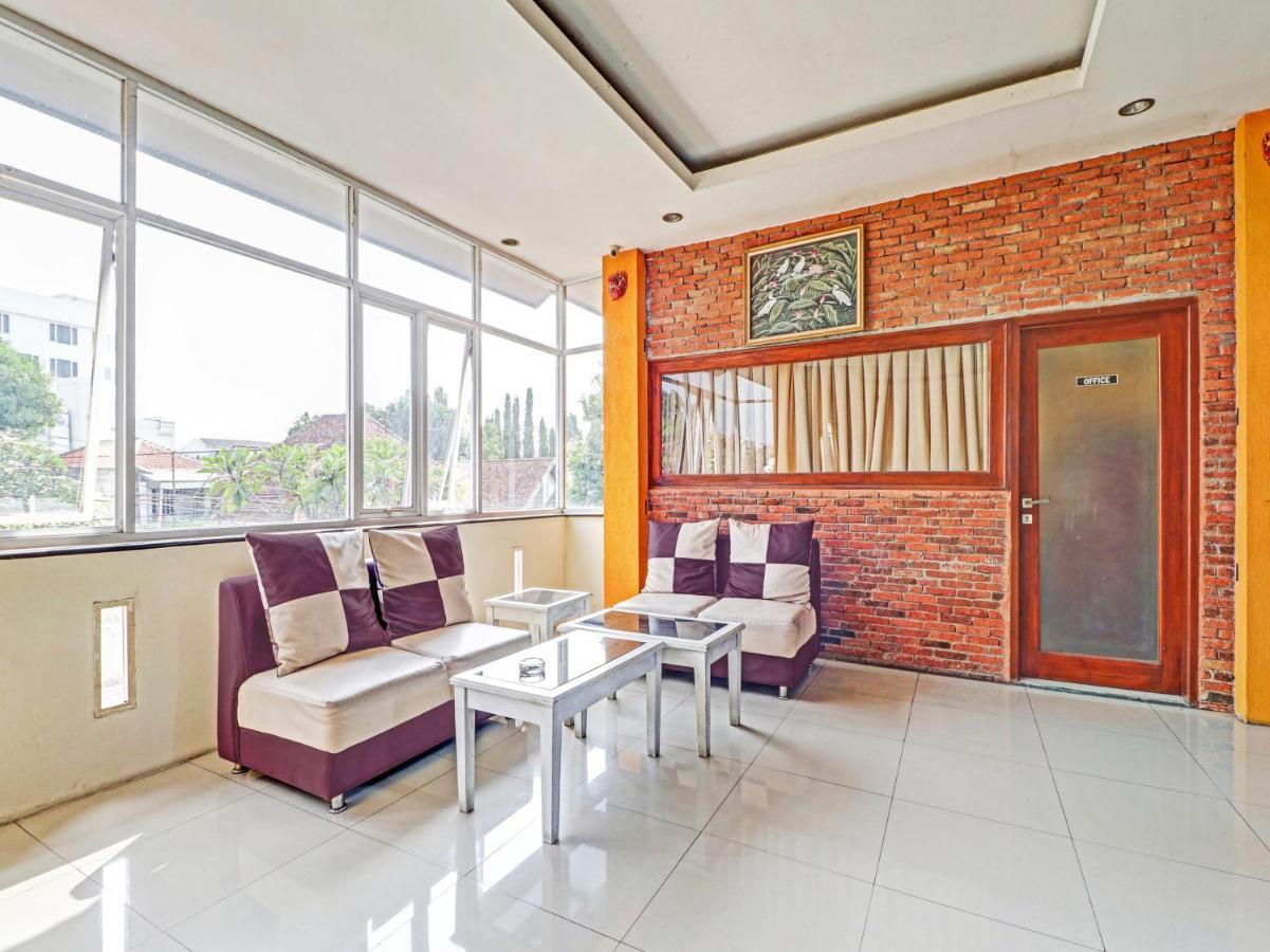 צ'ירבון Oyo 90408 Hotel Horton מראה חיצוני תמונה